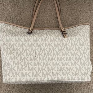 Barely used Michael Kors Tote